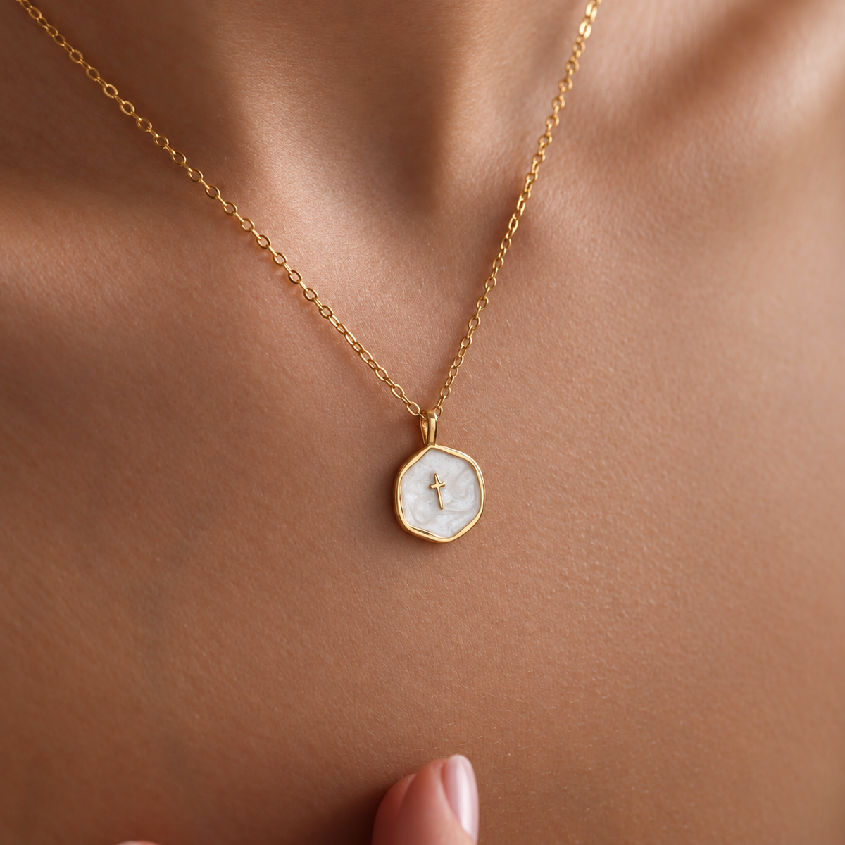Vacker Cross Necklace
